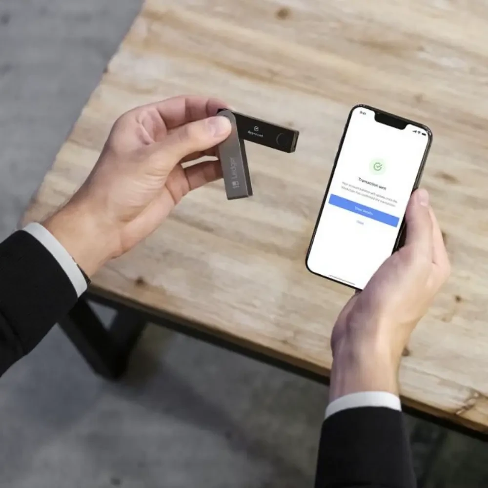 Ledger 手机连接使用场景图